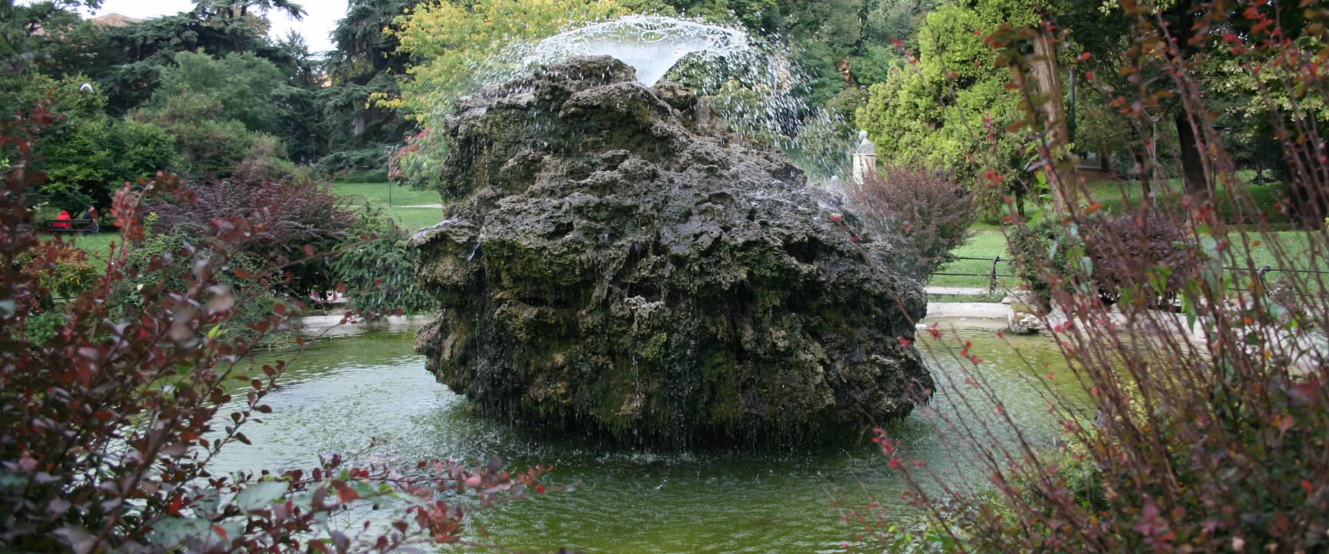 La fontana dei giardini margherita foto di Rossellaman